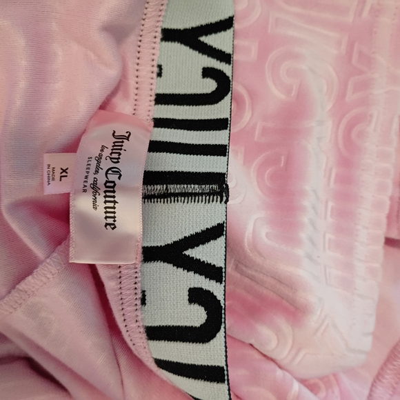 Set Of 2 Juicy Couture Pink Velour Sleepwear Shorts. NWOT Never Worn XL - Picture 3 of 3